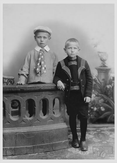 Restored B&W photo of the two boys.